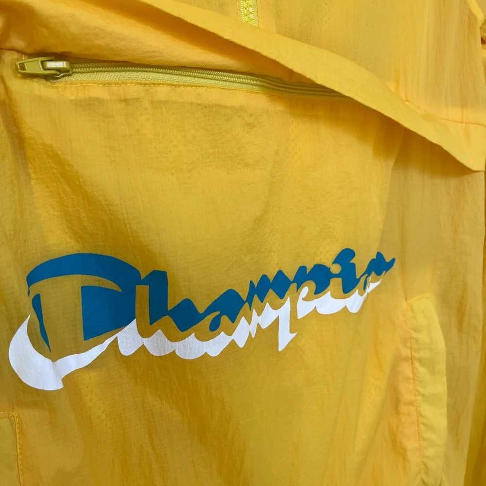Champion 1/2 Zippered Manorak Anorak Windbreaker Jacket - Medium